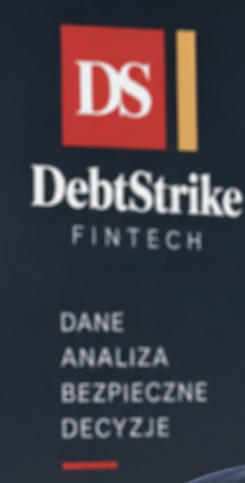 Znak DebtStrike Fintech: dane, analiza, bezpieczne decyzje
